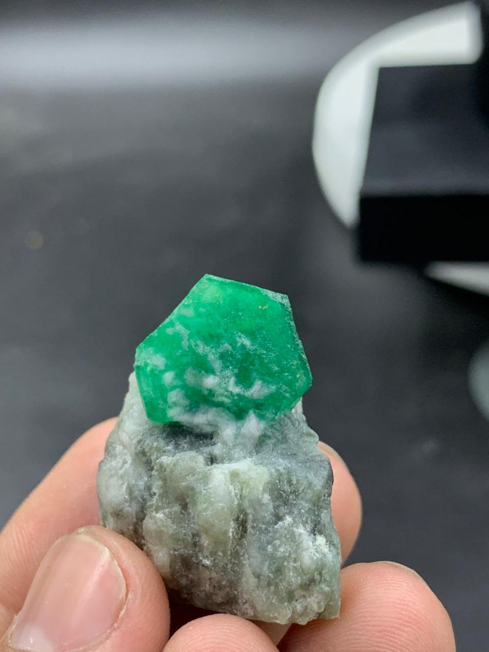 Natural Swat Emerald on Mother Rock | 21.09g Specimen Crystal | Raw Green Emerald - Image 3