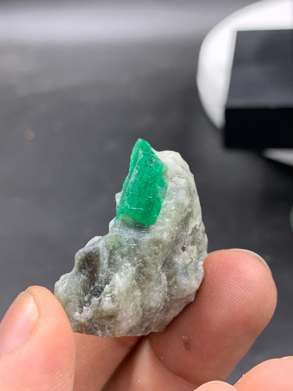 Natural Swat Emerald on Mother Rock | 21.09g Specimen Crystal | Raw Green Emerald - Image 4