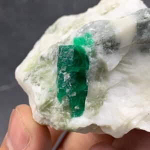 Natural Swat Emerald Crystal Specimen   151g High-Quality Rough Emerald Stone