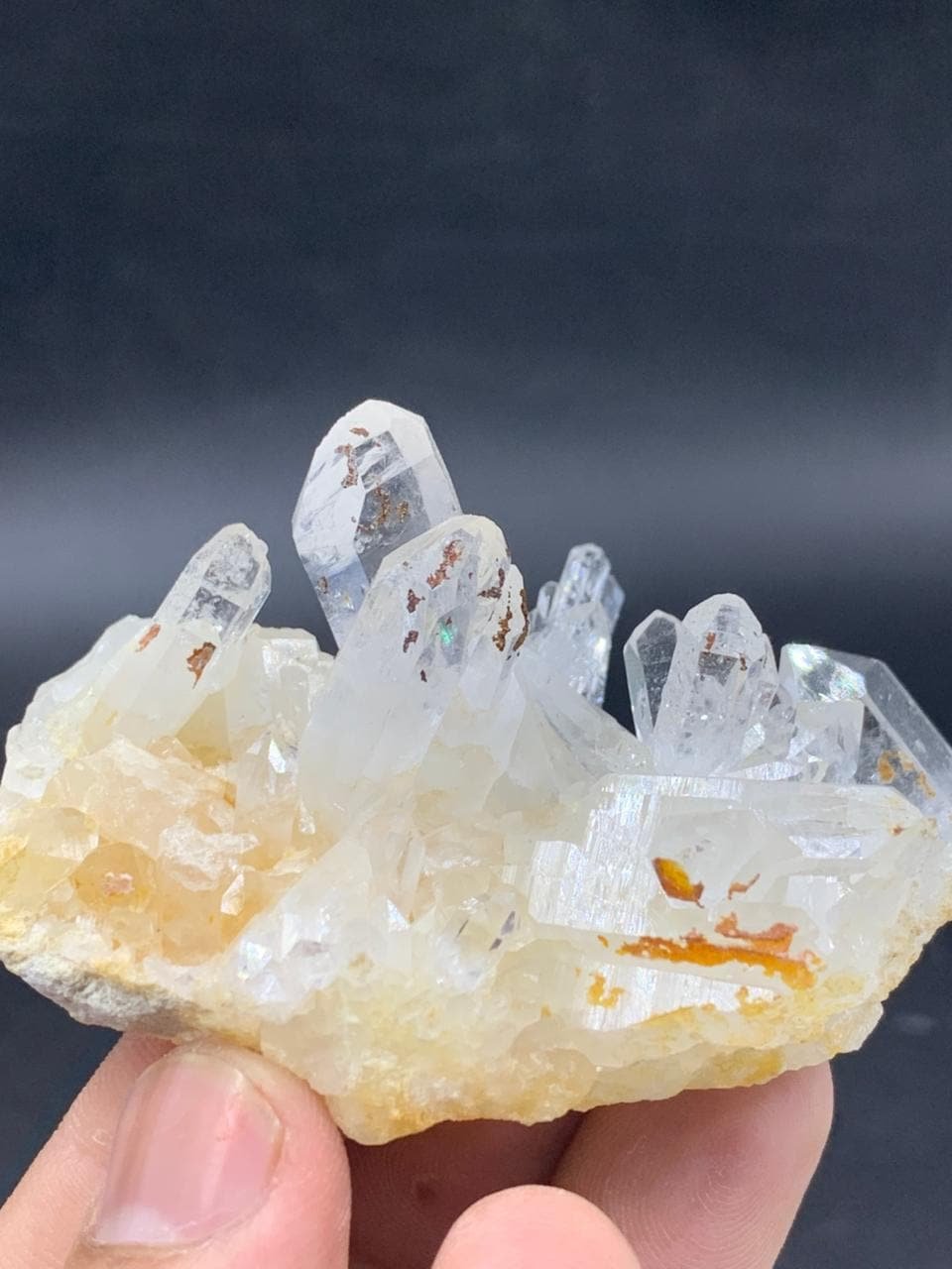 Natural Crystal Quartz Cluster - Unique Gemstone Specimen (81g) - Image 2