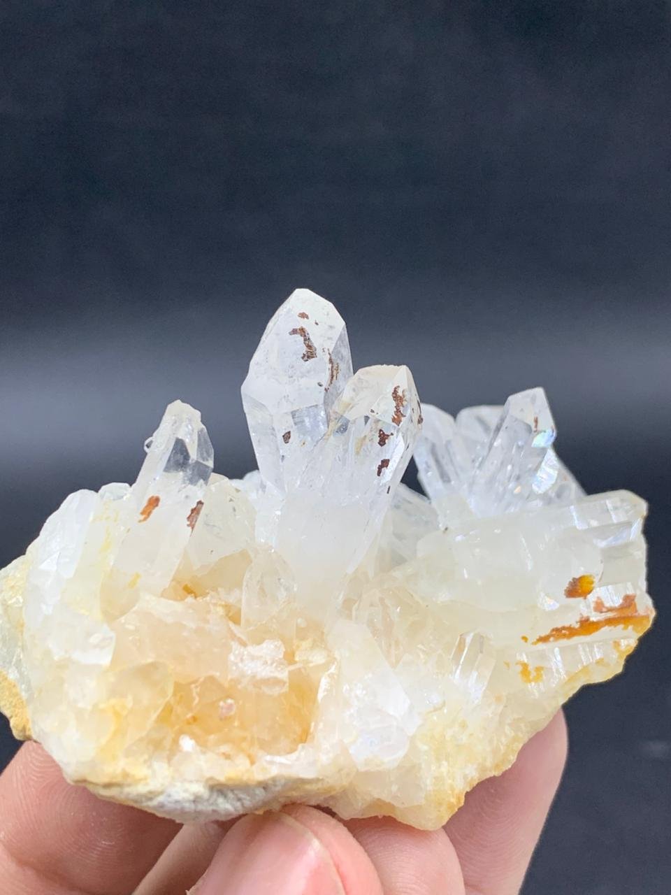 Natural Crystal Quartz Cluster - Unique Gemstone Specimen (81g) - Image 4