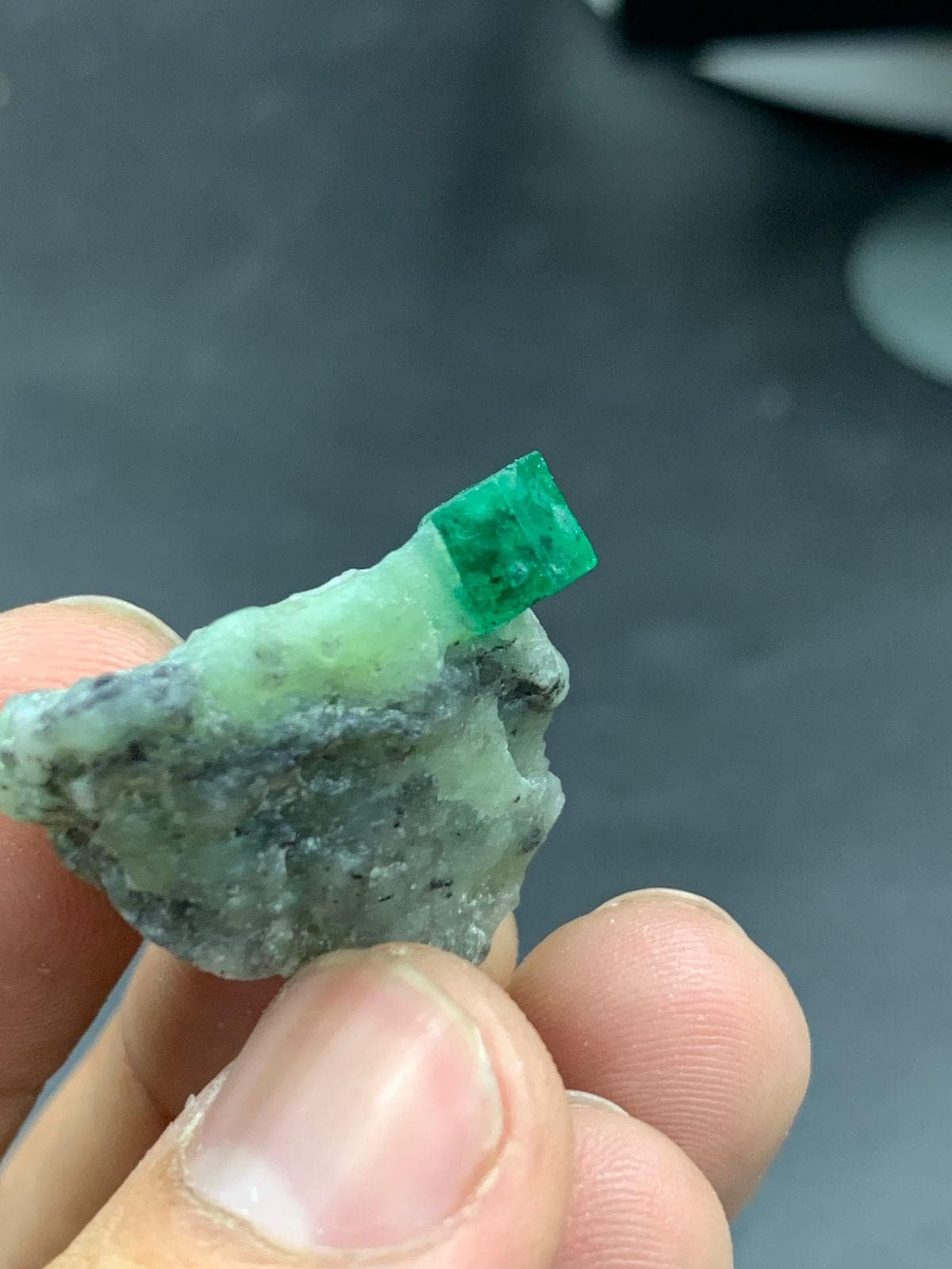 Natural Swat Emerald Specimen 9.35g Rough Emerald Crystal from Pakistan | Collector Mineral | Deep Green Gemstone - Image 3