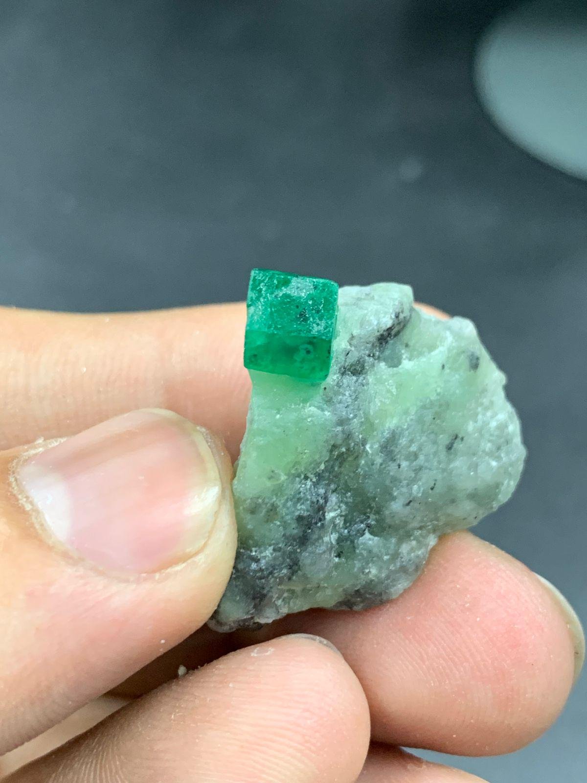 Natural Swat Emerald Specimen 9.35g Rough Emerald Crystal from Pakistan | Collector Mineral | Deep Green Gemstone - Image 2