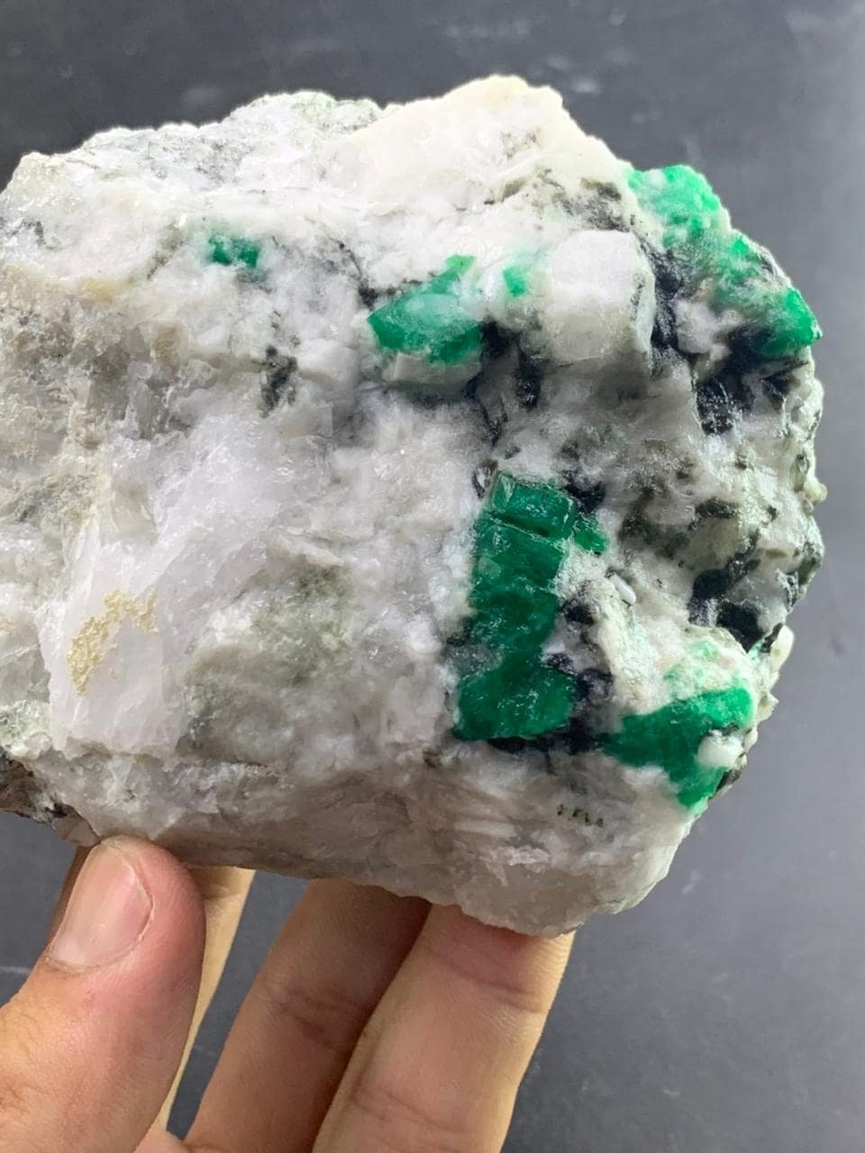 Natural Swat Emerald Crystal Specimen 760g Large Green Beryl Mineral Collector Gemstone from Swat Valley Pakistan - Image 4