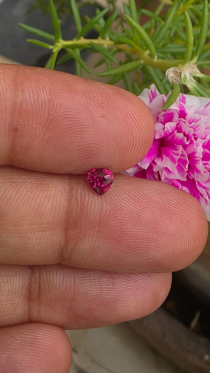 Pinkish-Red Heart Cut Tourmaline (0.70 ct) - Image 6